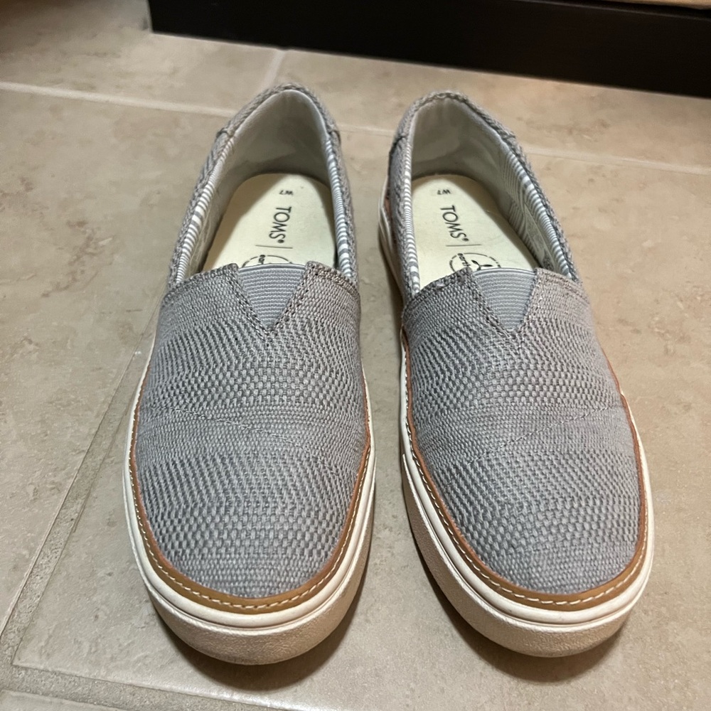 Toms